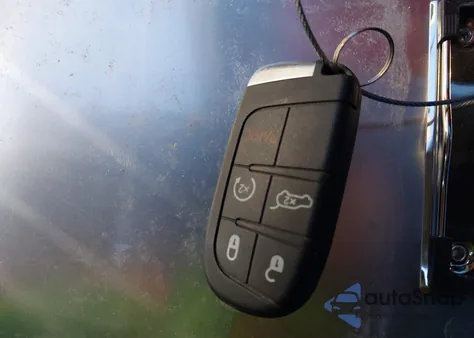 2018 Jeep Grand Cherokee Srt 4X4 from USA, damaged, VIN 1C4RJFDJXJC311302